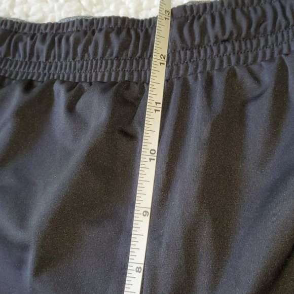 Under Armour Collegiate Wisconsin Badger Heatgear Loose Sz XXL Athletic Shorts - Picture 6 of 12